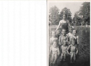 W-wa 1943 r. wakacje w Świdrze Bogumiła z lewej strony, na dole jej siostra Grażynka